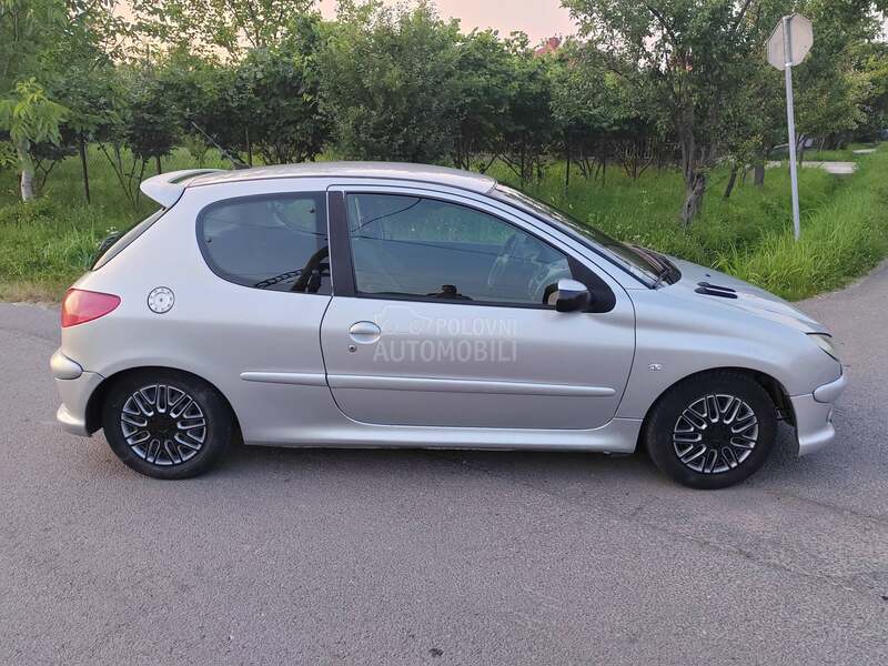 Peugeot 206 