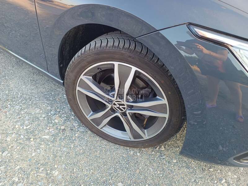 Volkswagen Golf 8 1.0