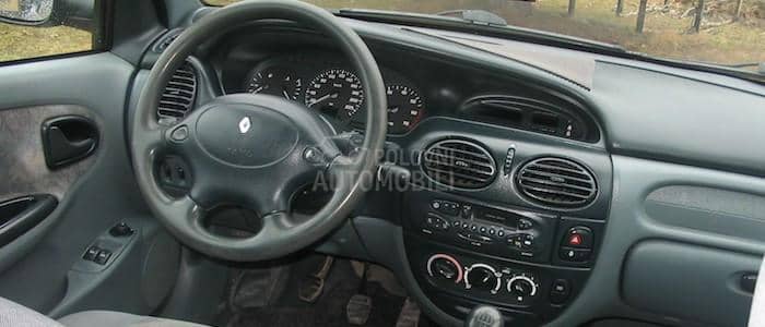 Renault Megane 2002. god. -  kompletan auto u delovima