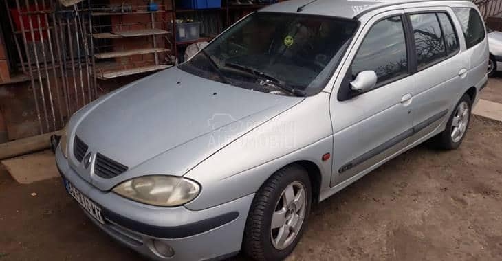 Renault Megane 2002. god. -  kompletan auto u delovima