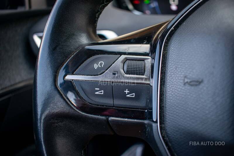 Peugeot 5008 1.5 Crossway 7SEATS