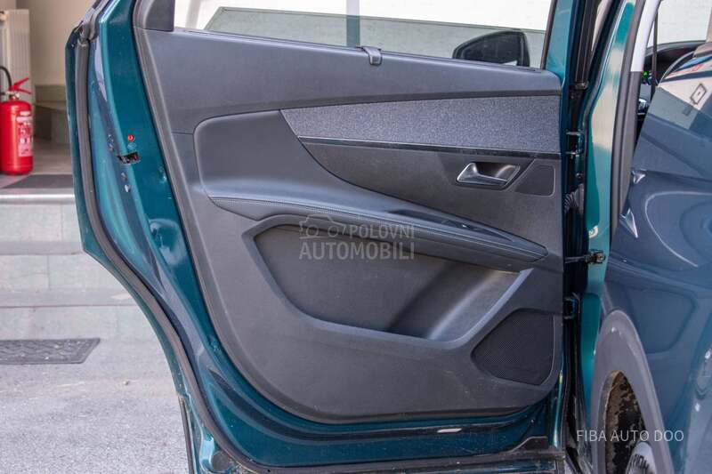 Peugeot 5008 1.5 Crossway 7SEATS