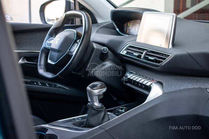 Peugeot 5008 1.5 Crossway 7SEATS
