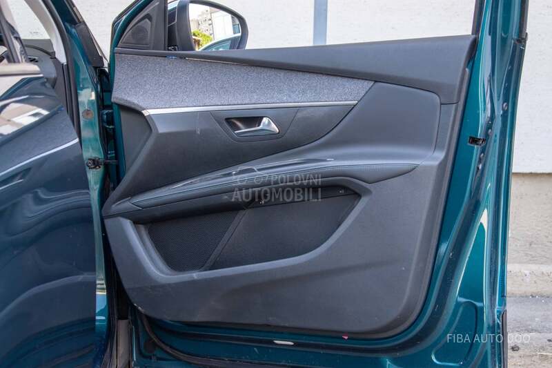Peugeot 5008 1.5 Crossway 7SEATS