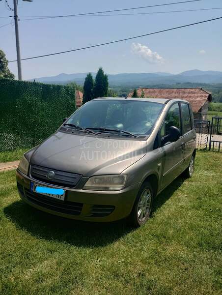 Fiat Multipla 2042 godina