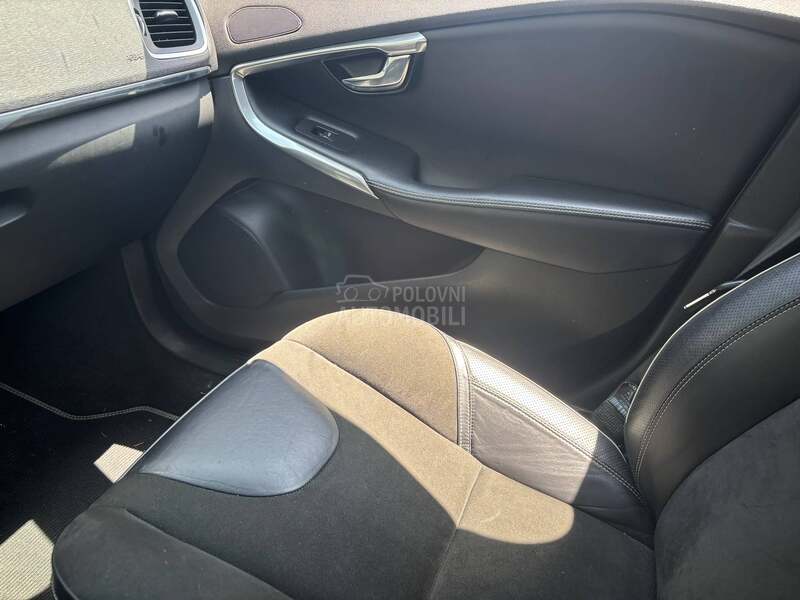 Volvo V40 R-Design