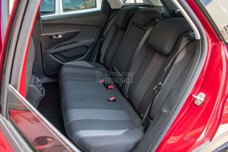 Peugeot 3008 1.5 VELiKI SERV1S