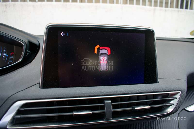 Peugeot 3008 1.5 VELiKI SERV1S