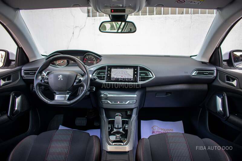 Peugeot 308 1.2PURE LED EAT8
