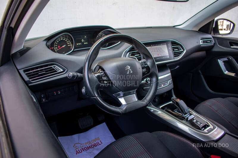Peugeot 308 1.2PURE LED EAT8