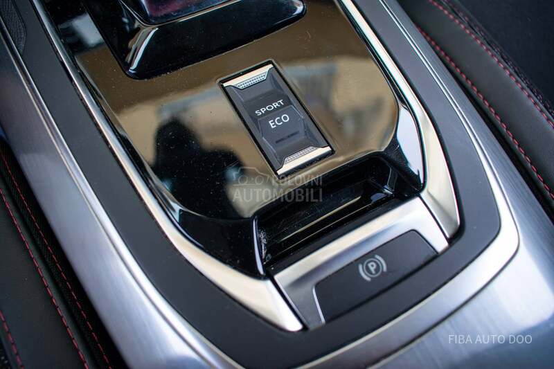 Peugeot 308 1.2PURE LED EAT8