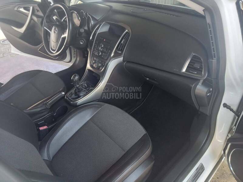 Opel Astra J CDTI