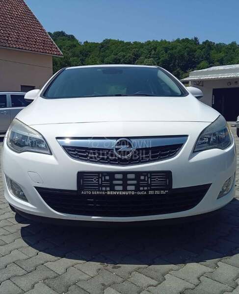 Opel Astra J CDTI