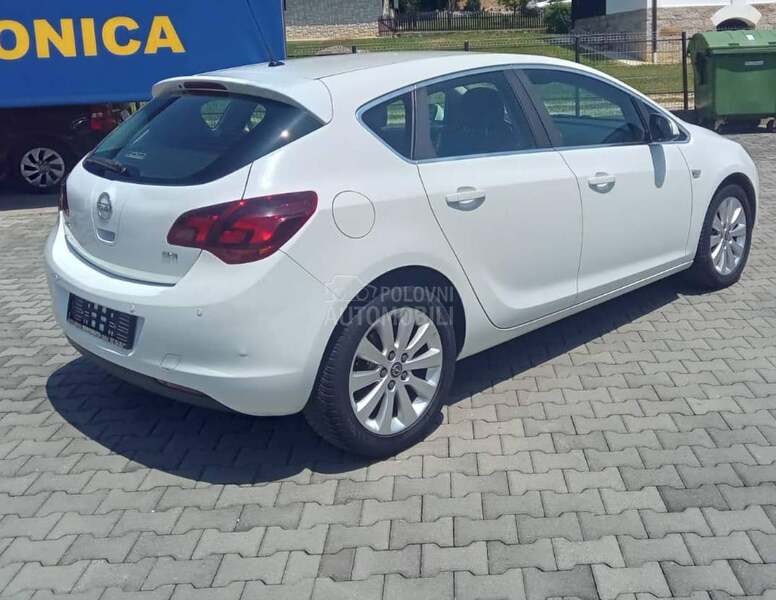 Opel Astra J CDTI