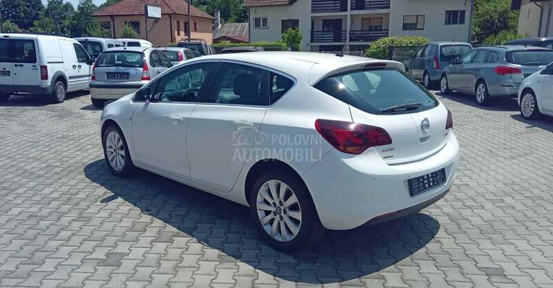 Opel Astra J CDTI