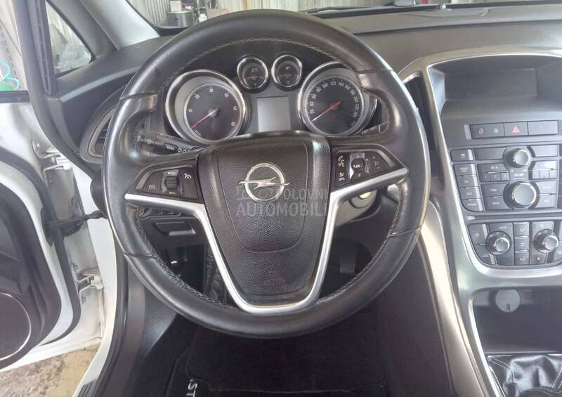 Opel Astra J CDTI
