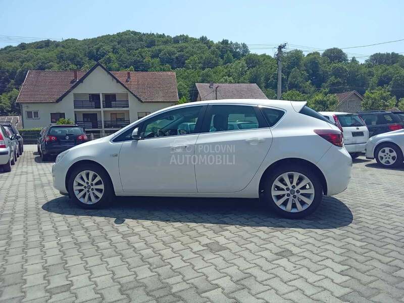Opel Astra J CDTI