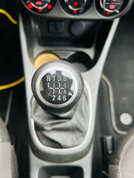 Opel Corsa E 1.0 Turbo f.u.l.l.