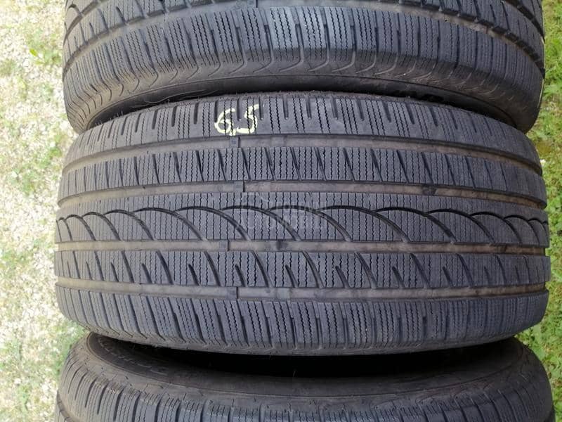 Ostalo 235/55 R17 Zimska