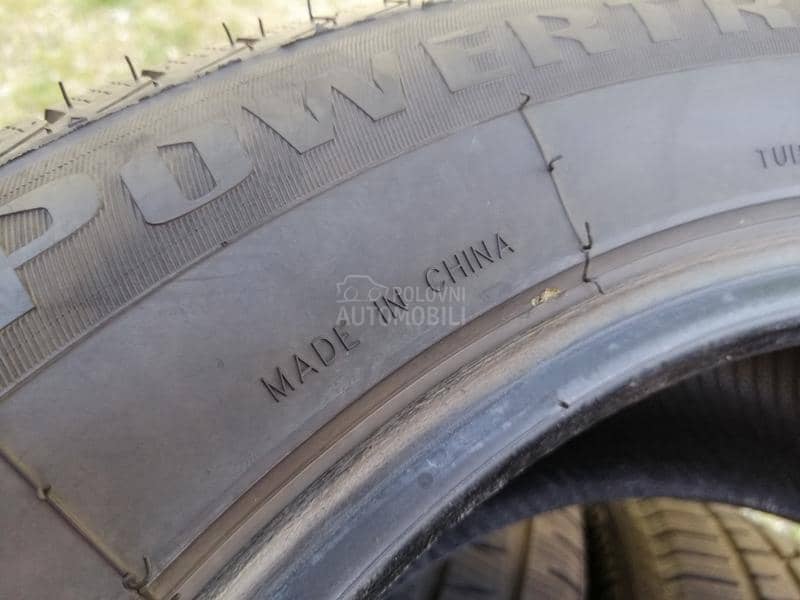 Ostalo 235/55 R17 Zimska