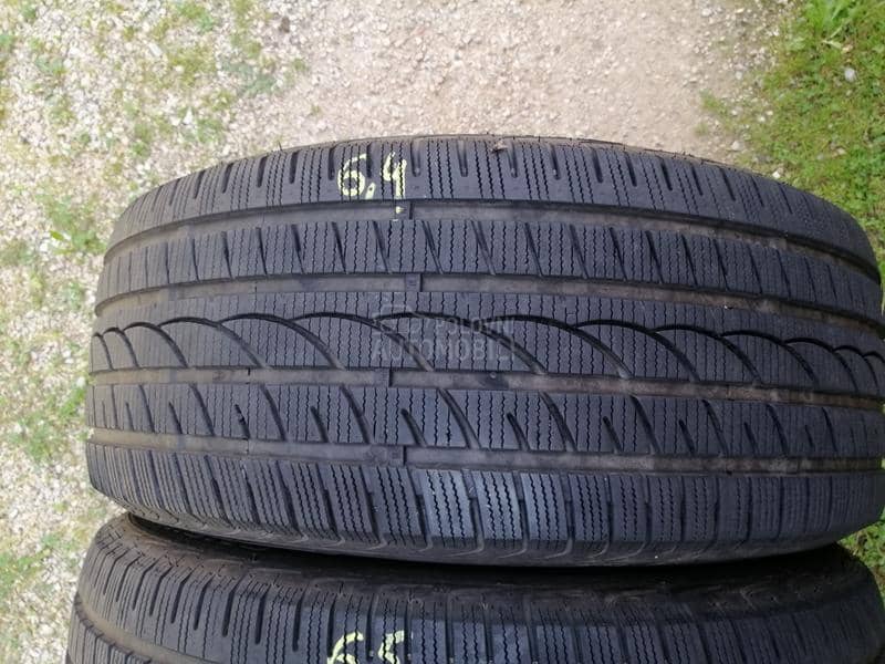 Ostalo 235/55 R17 Zimska