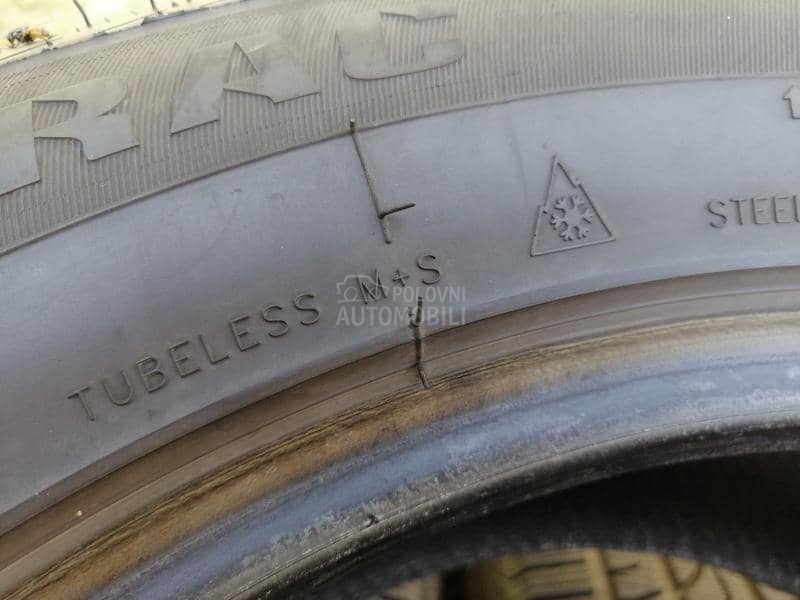 Ostalo 235/55 R17 Zimska