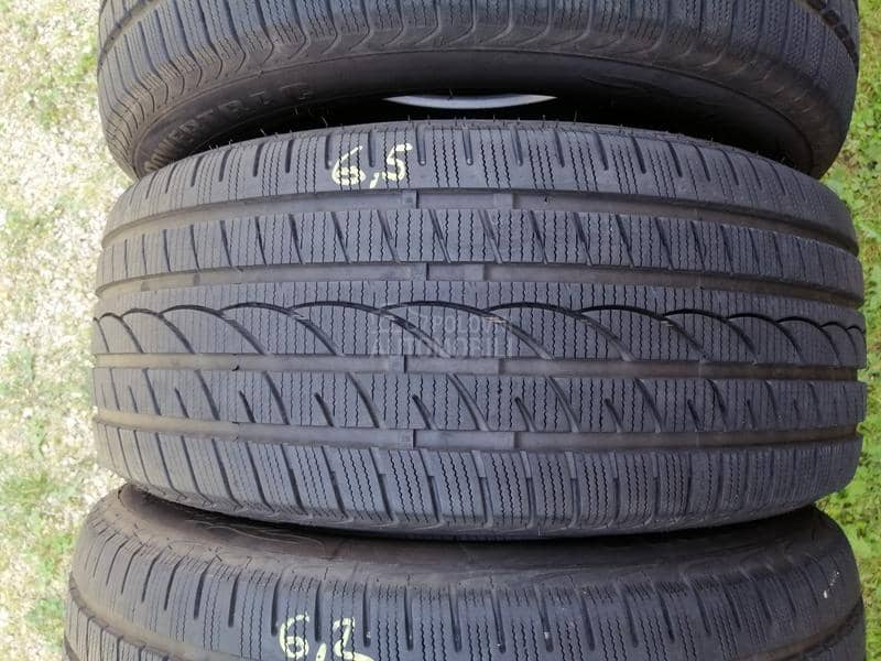Ostalo 235/55 R17 Zimska