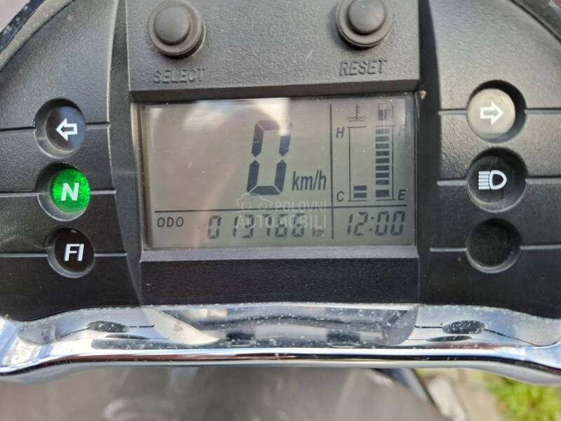 Hyosung GV650 aquila