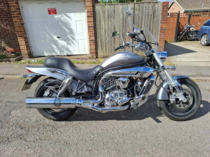 Hyosung GV650 aquila