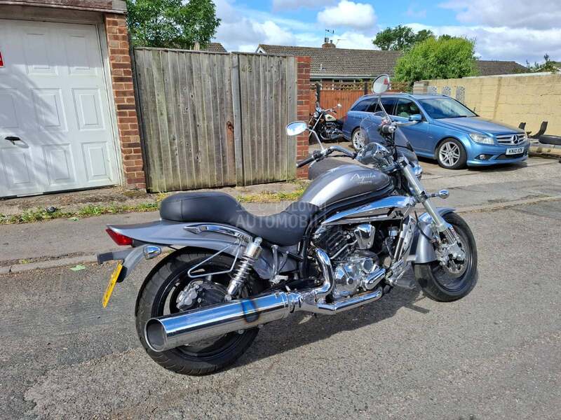 Hyosung GV650 aquila