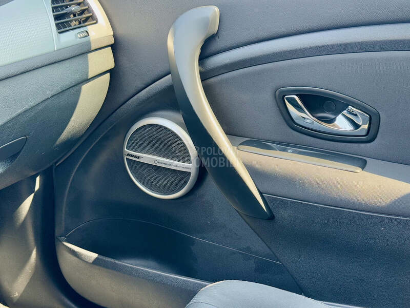 Renault Megane 1.6 DYNAMIQUE BOSE