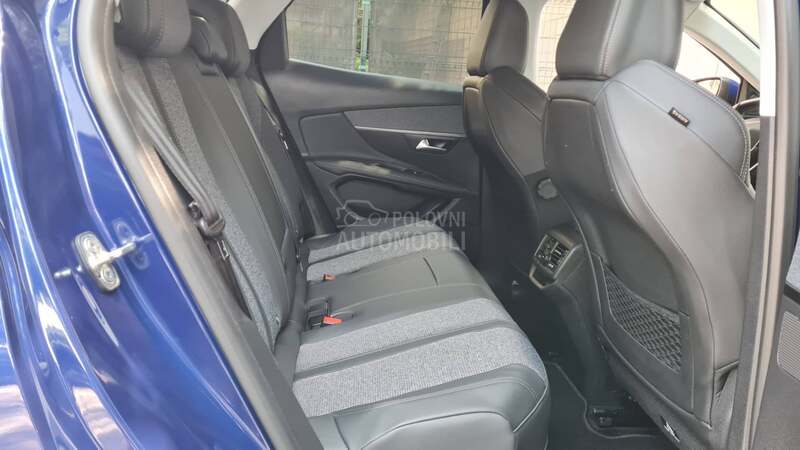Peugeot 3008 1.6 Hybrid Allure
