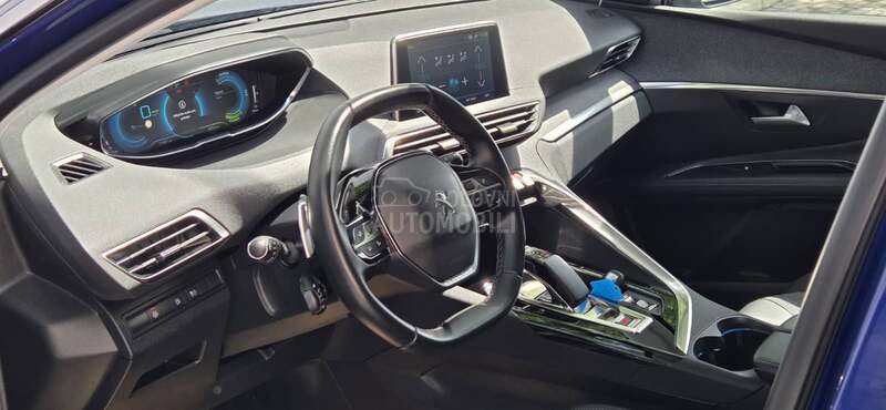 Peugeot 3008 1.6 Hybrid Allure