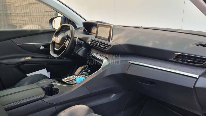 Peugeot 3008 1.6 Hybrid Allure