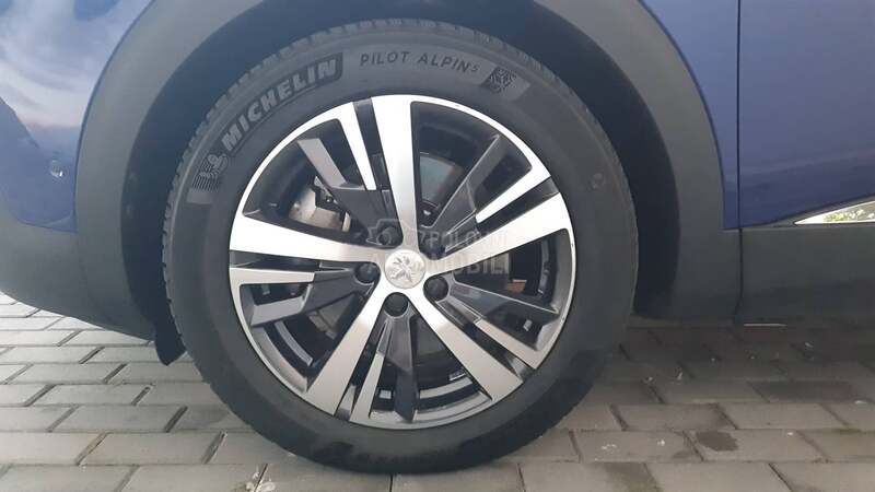 Peugeot 3008 1.6 Hybrid Allure