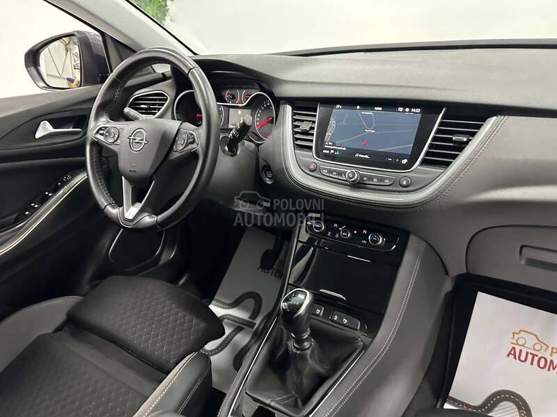 Opel Grandland X 1.2 i INNOVATION