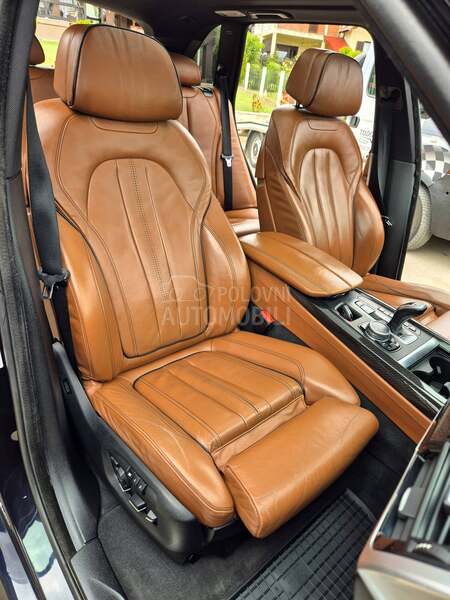 BMW X5 M40 VIRT PANO