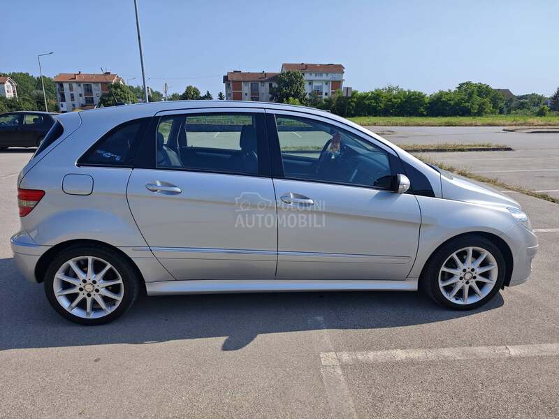 Mercedes Benz B 180 