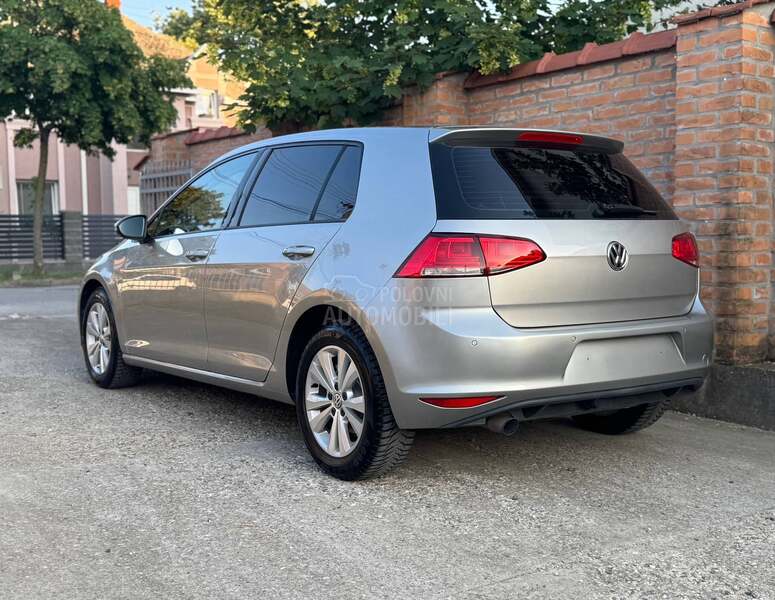 Volkswagen Golf 7 77 k.W org.K.M