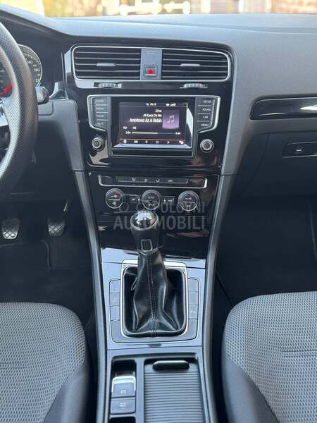 Volkswagen Golf 7 77 k.W org.K.M
