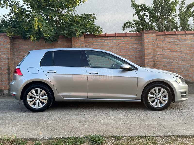 Volkswagen Golf 7 77 k.W org.K.M