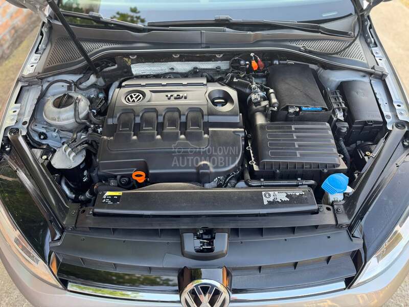 Volkswagen Golf 7 77 k.W org.K.M