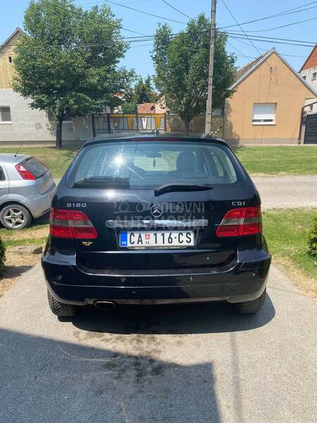Mercedes Benz B 180 