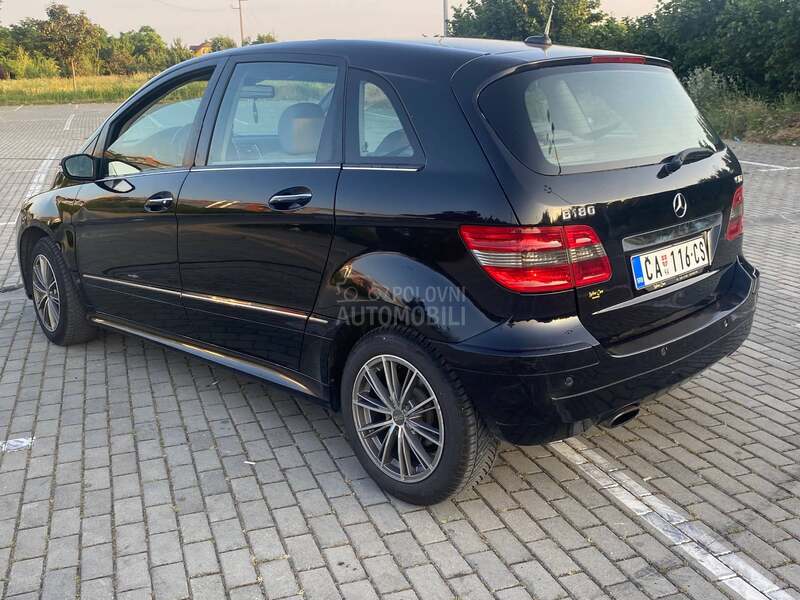 Mercedes Benz B 180 