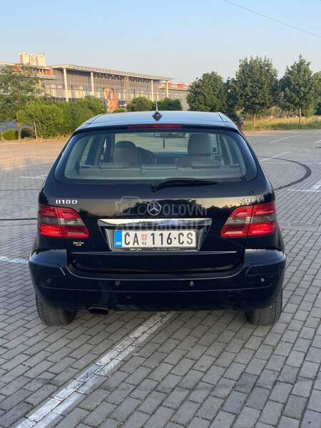Mercedes Benz B 180 