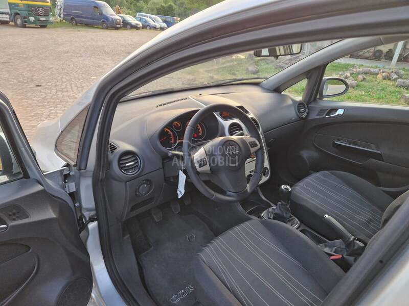 Opel Corsa D 1.4i