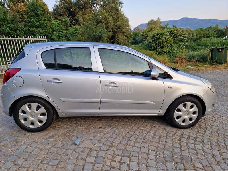 Opel Corsa D 1.4i