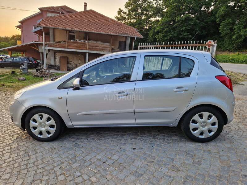 Opel Corsa D 1.4i