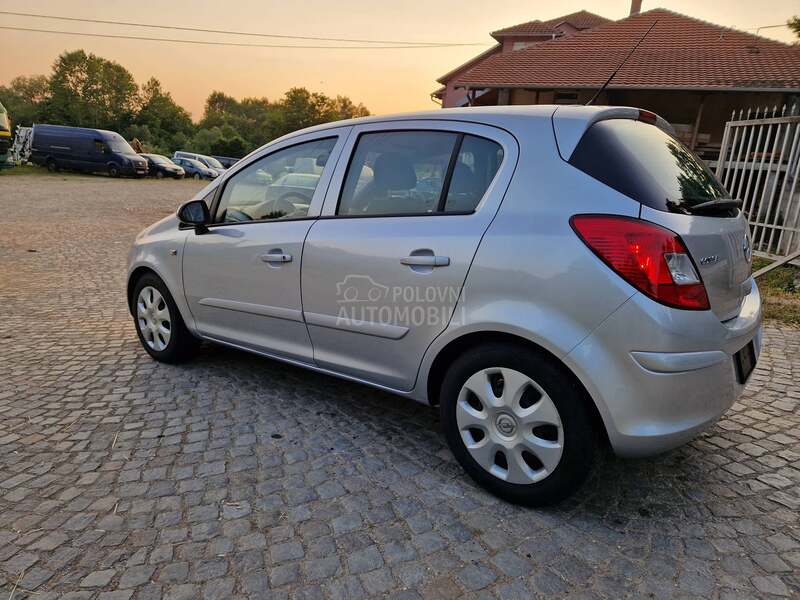 Opel Corsa D 1.4i