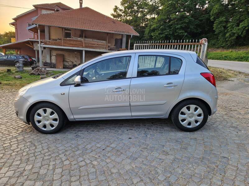Opel Corsa D 1.4i